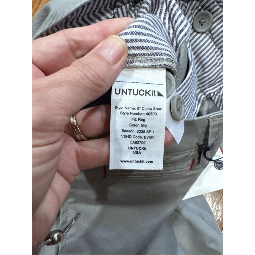 UNTUCKit Men's 9" Chino Shorts Size 36 Gray NEW Flat Front Summer Casual - Picture 4 of 7